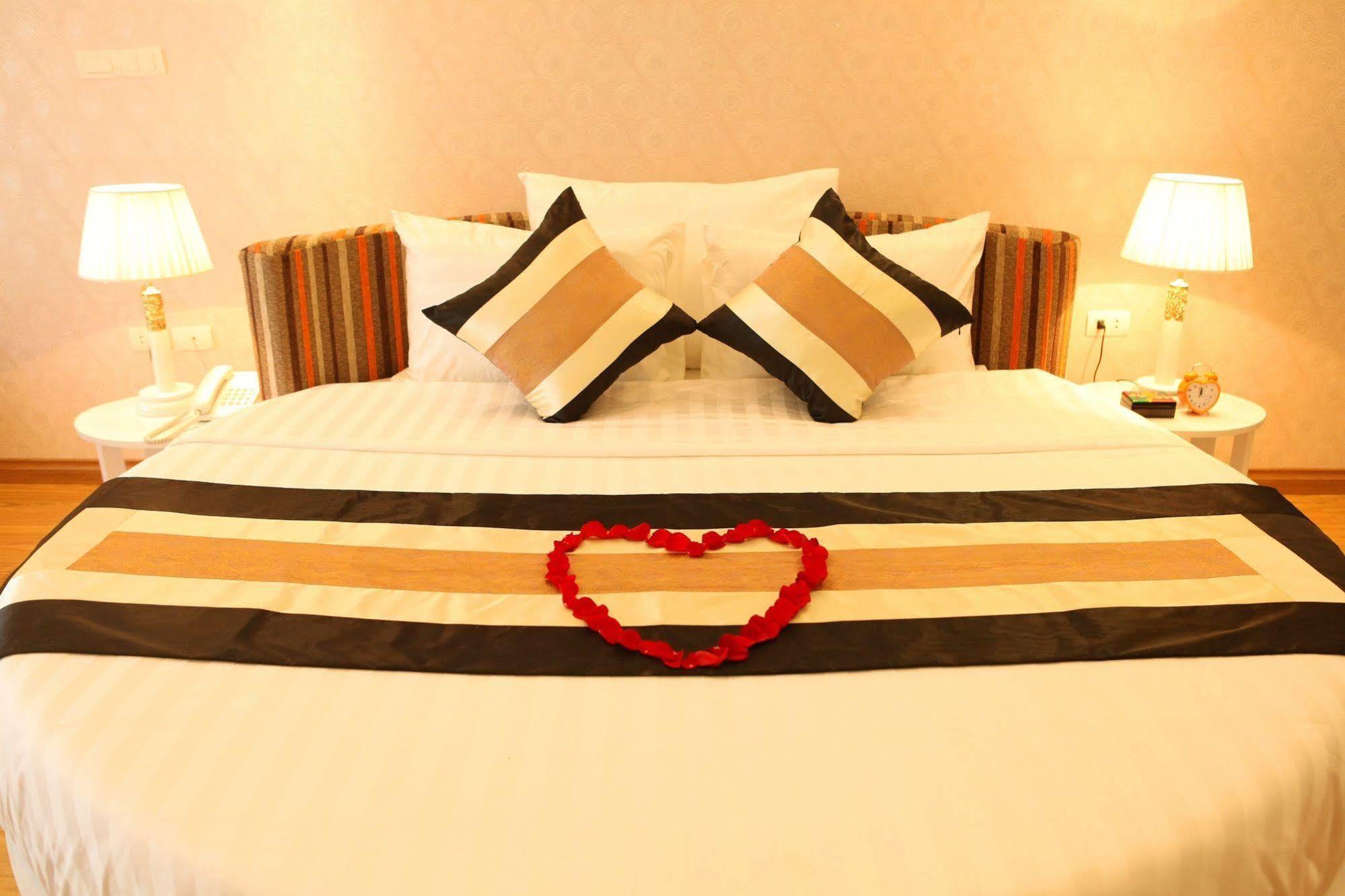 Splendid Star Suites Hotel Hanói Habitación foto
